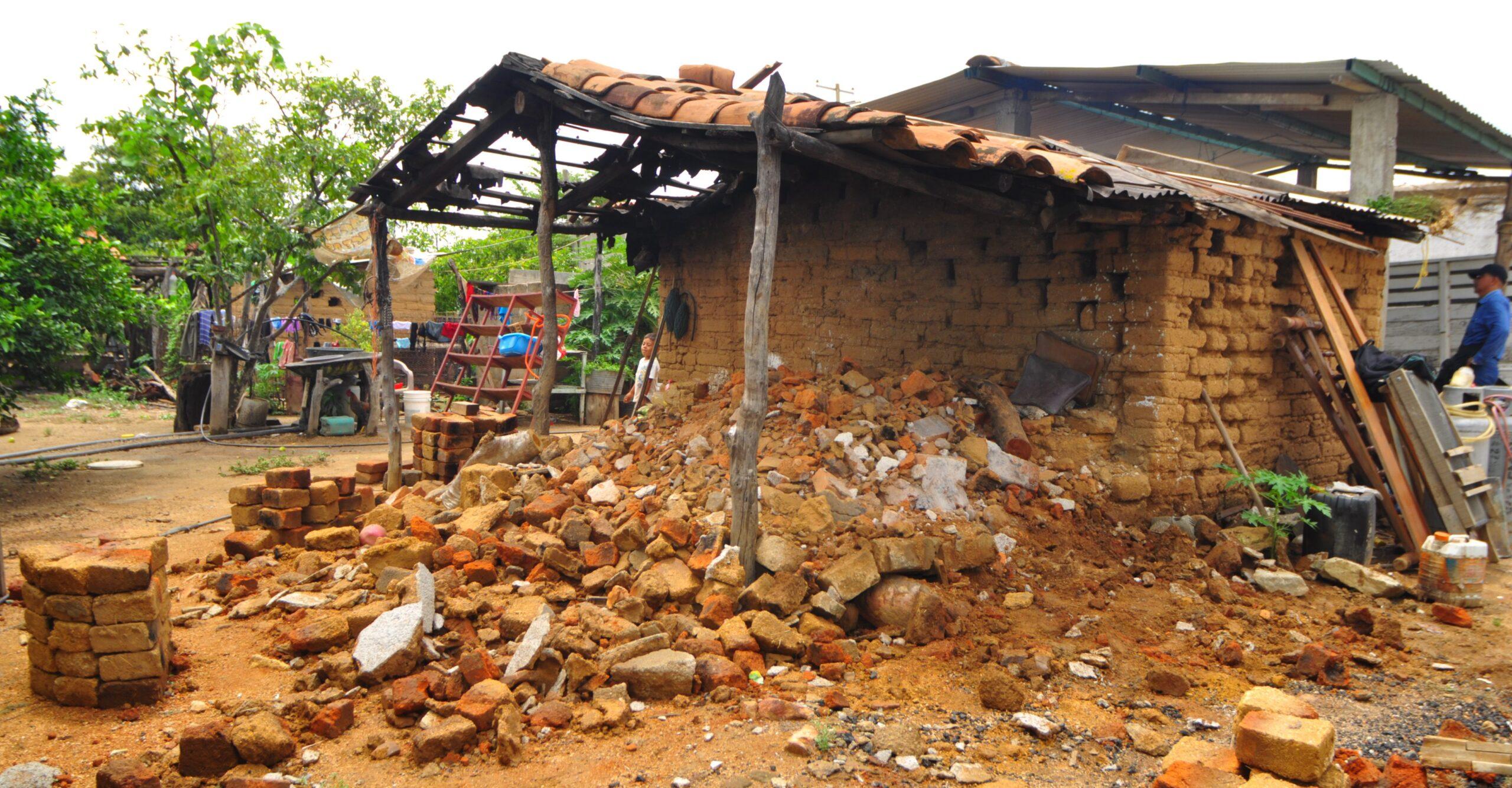 Sedatu entregó a damnificados casas con losas fisuradas, trabes expuestas y sin alumbrado
