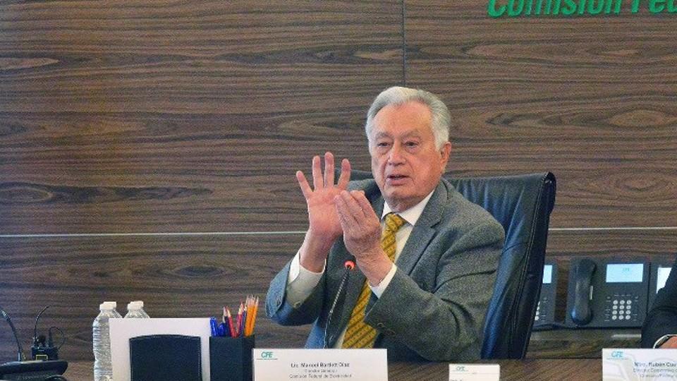 CCE actúa como defensor de empresas que no pagan electricidad: Bartlett