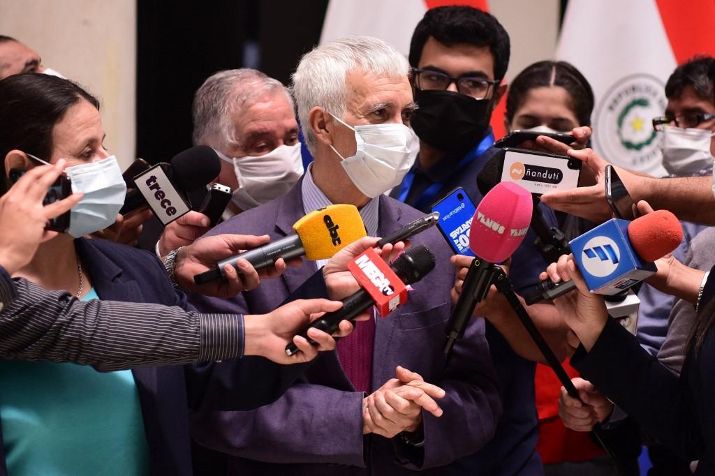 Exlíder de las FARC evade captura en México y desata controversia  con Paraguay