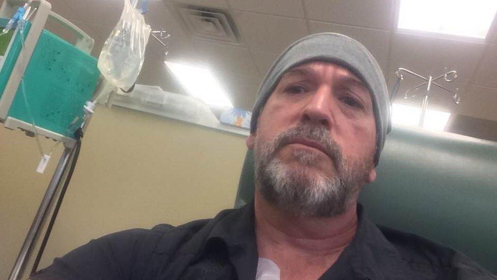 La conmovedora historia de un maestro con cáncer al que sus compañeros le donaron 100 días de licencia para su quimioterapia