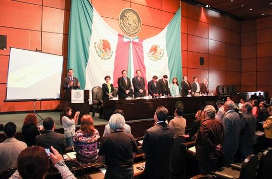 48 diputados del PRD, contra la Reforma Política propuesta por su partido