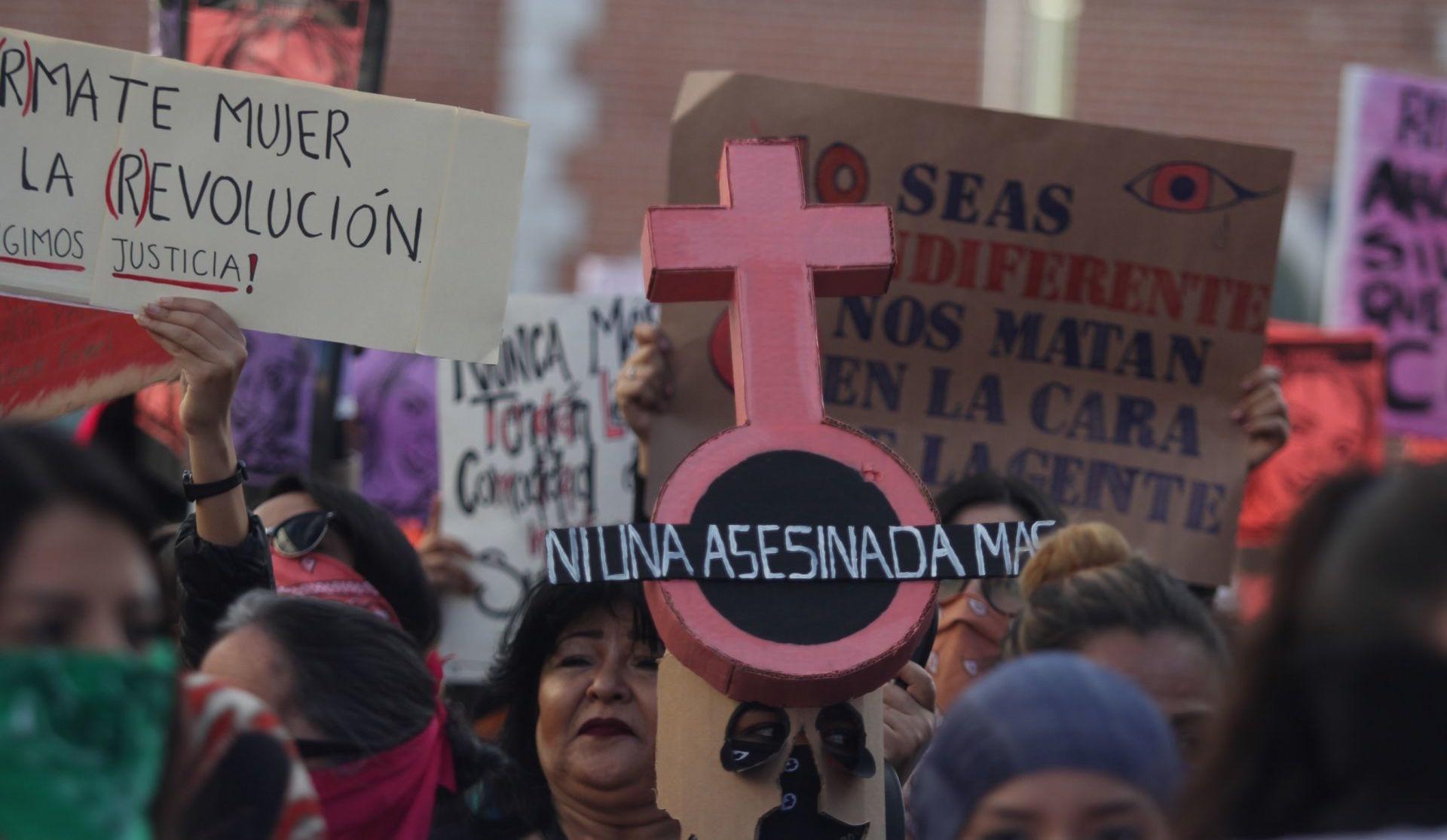 ‘Ni perdón ni olvido’: niñas y compañeras de Wendy cargan su ataúd y exigen justicia por feminicidio