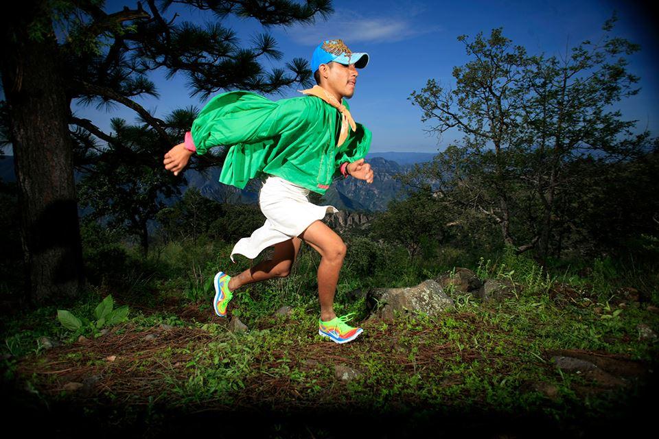 Tarahumaras son la imagen de nuevos tennis de Nike