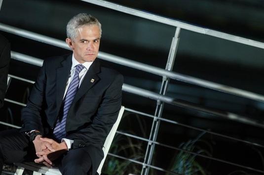 Mancera dice a Procurador y titular de SSPDF que nadie tiene asegurada su permanencia