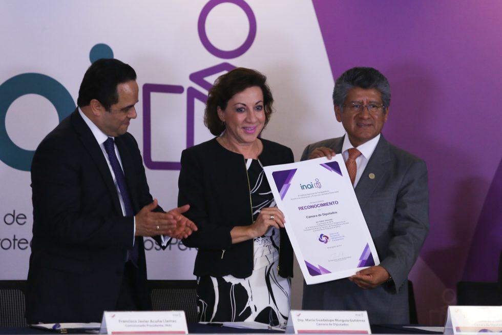 Líderes opacos: sindicatos y partidos incumplen con la mitad de obligaciones de transparencia