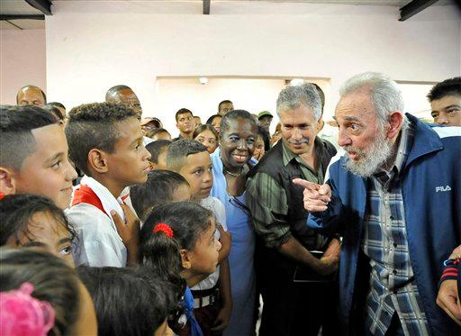 Reaparece Fidel Castro