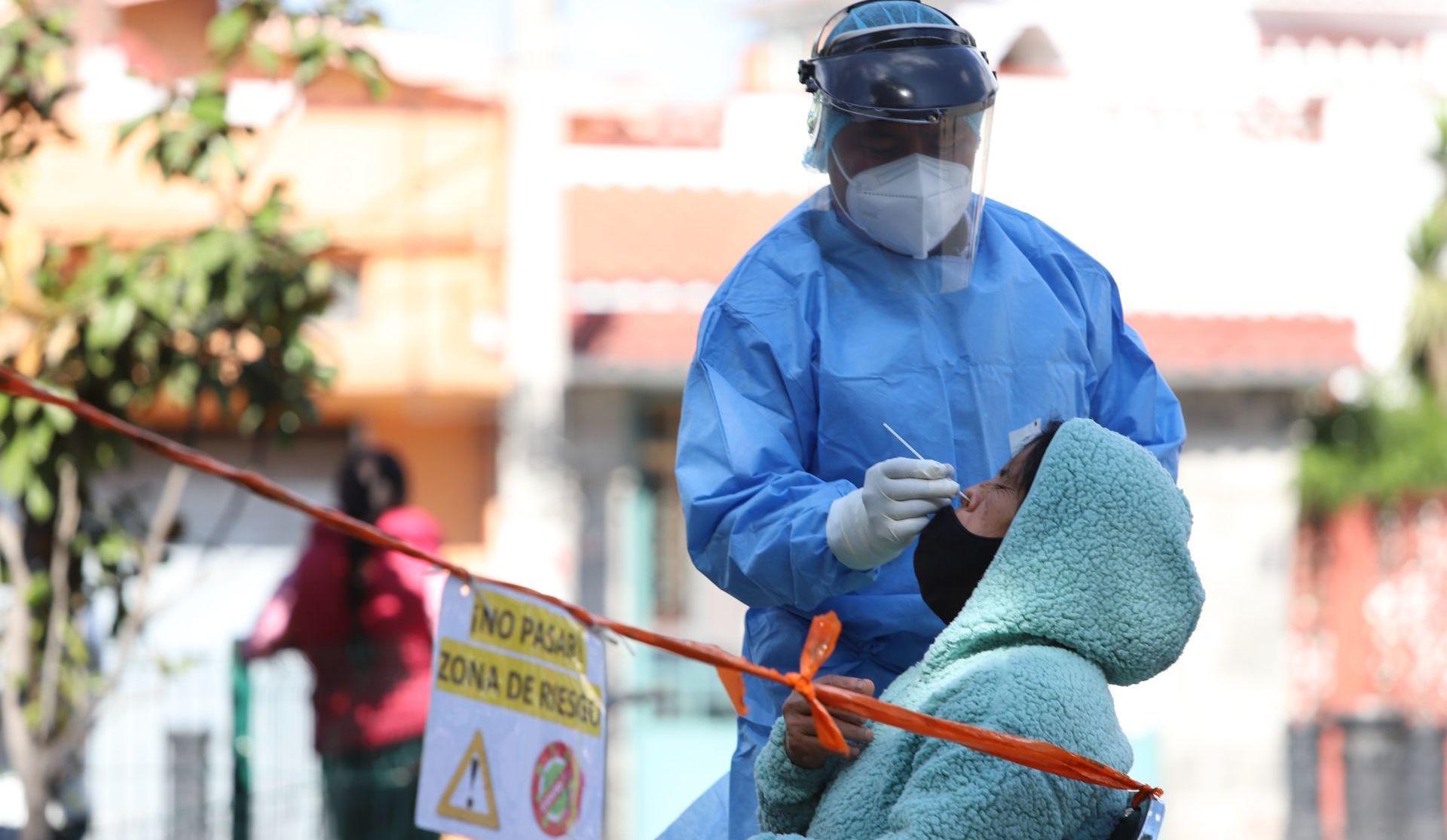México suma 24 mil 898 nuevos casos de COVID y 743 fallecimientos