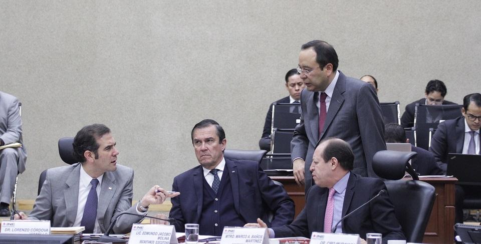 PRI y PAN sí rebasaron tope de gastos en Coahuila: INE; tras vacaciones, su resolución final