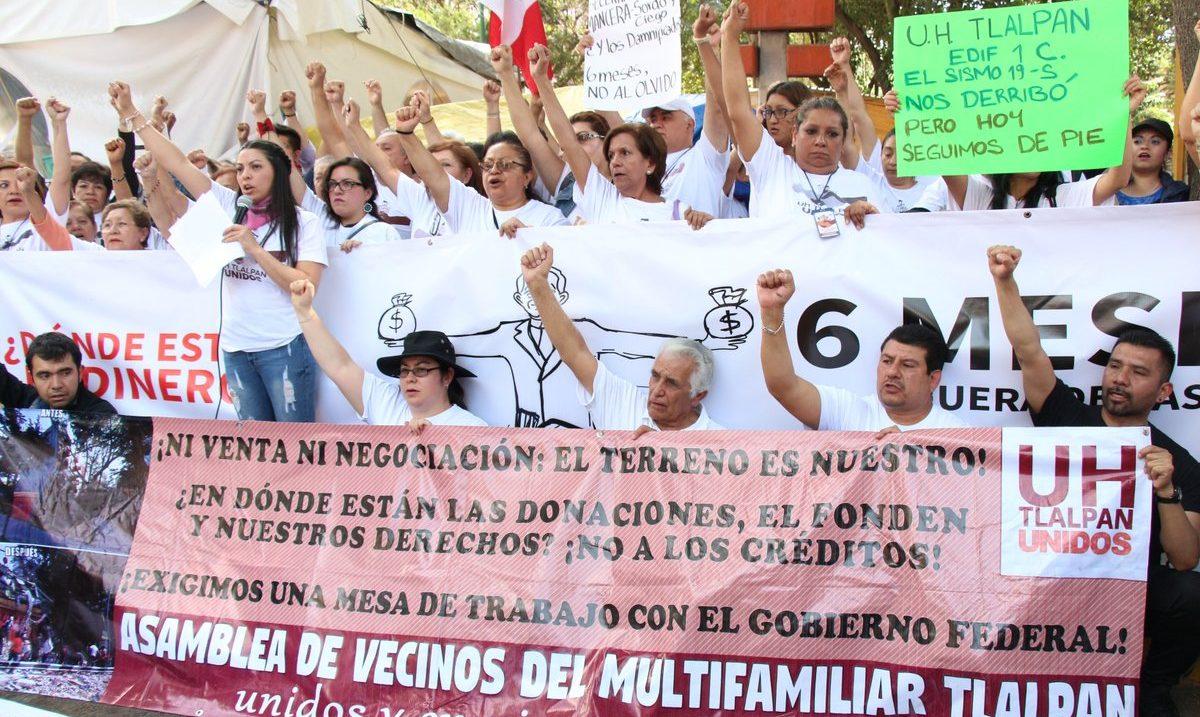 ¿Y las donaciones, y nuestros derechos? Damnificados protestan a 6 meses del 19S