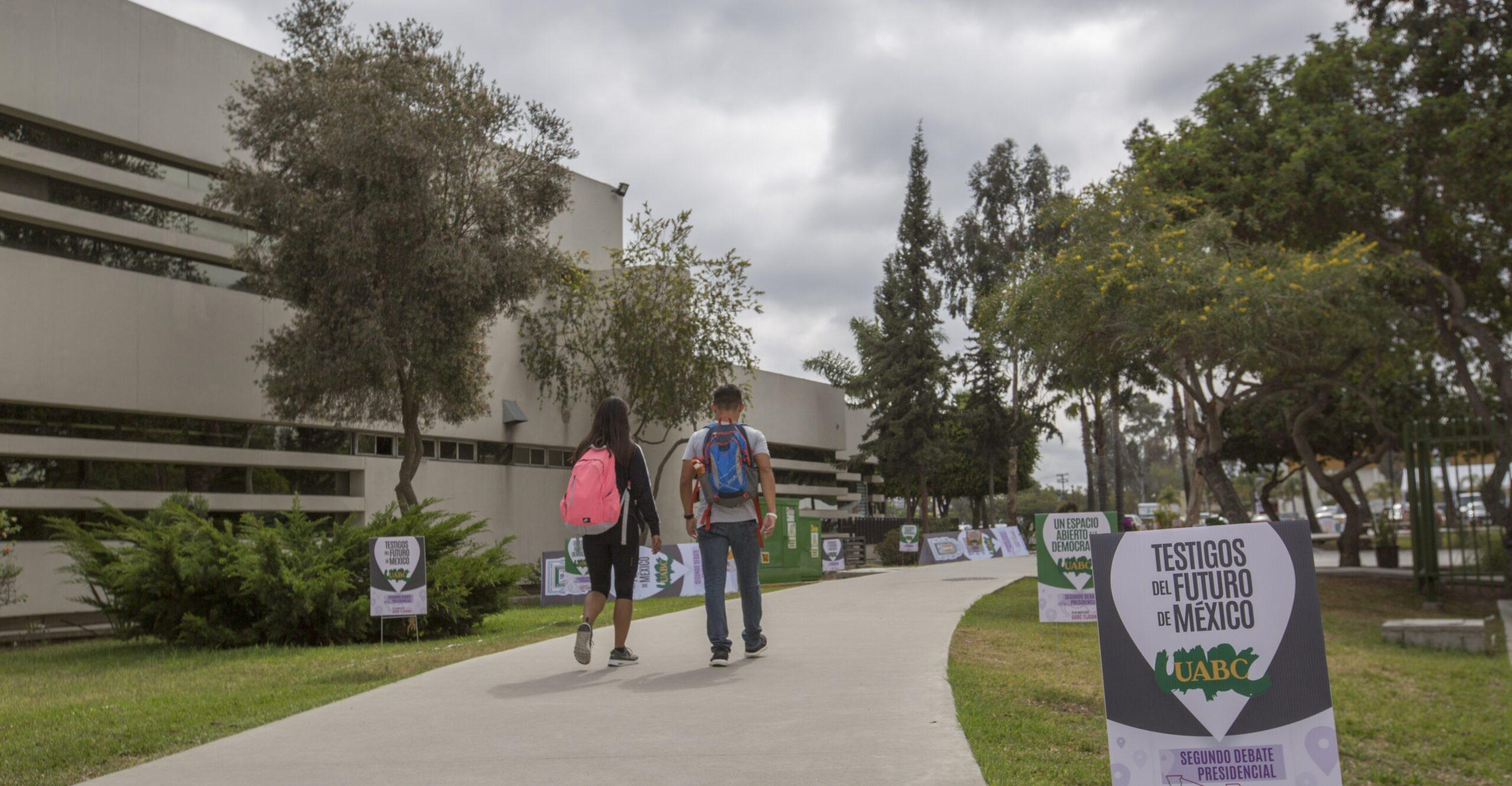 Deuda millonaria pone en riesgo 50% de los espacios en la UABC, advierte el rector