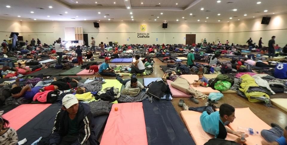 Dos caravanas con más de 5 mil migrantes avanzan por México rumbo a EU; CDMX vuelve a preparar albergue