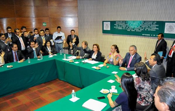 Diputados crean comisión para seguir las investigaciones del caso Ayotzinapa