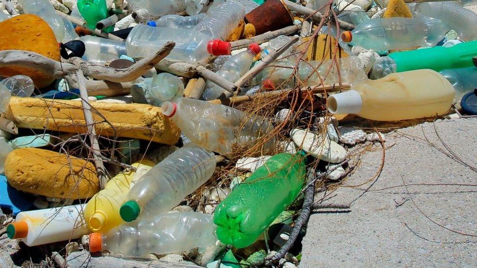 Cuáles son las empresas cuyo plástico está contaminando los mares del mundo