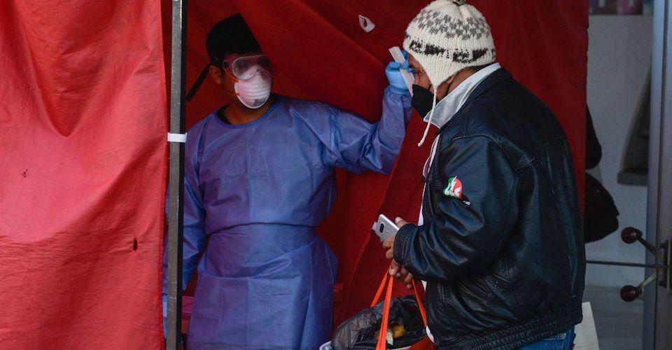 Salud suma más de 20 mil casos recientes de COVID; suben 74% en una semana