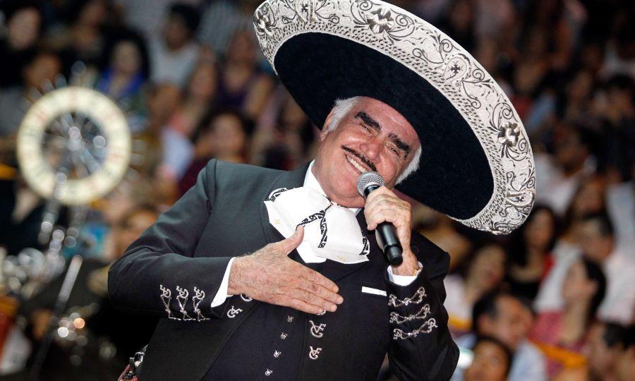 *La historia de ‘Volver, volver’: Vicente Fernández* quería que se le despidiera con ella
