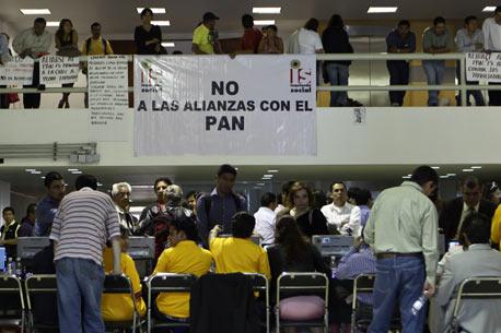 Polarizado el debate en el Consejo Nacional del PRD 2011