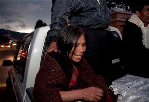 Suman 52 los muertos por sismo en Guatemala