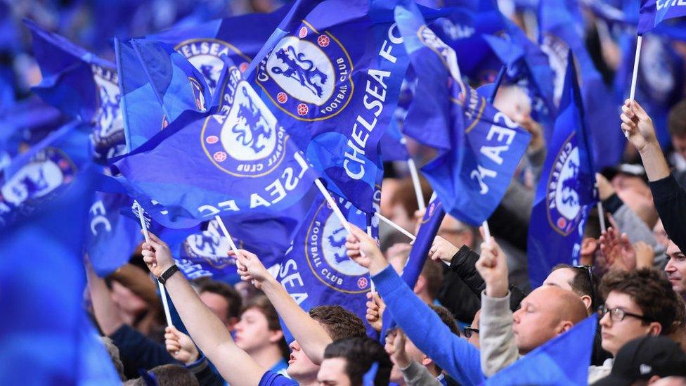 Por qué el Chelsea quiere llevar a sus aficionados al campo de concentración nazi de Auschwitz