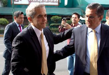 Registra Mancera candidatura ante el IEDF