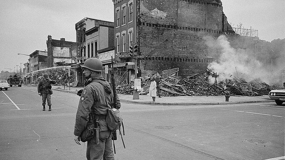 “Es como si hubieran matado una parte de ti”: los 4 días de furia que hicieron arder Washington tras el asesinato de Martin Luther King