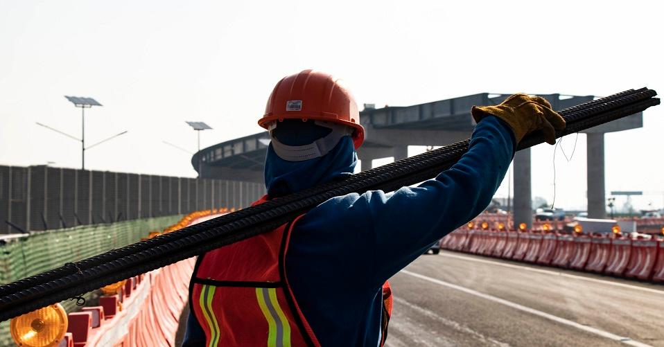 Trabajadores desmantelan obras del NAIM, pero no hay un plan para el terreno en Texcoco