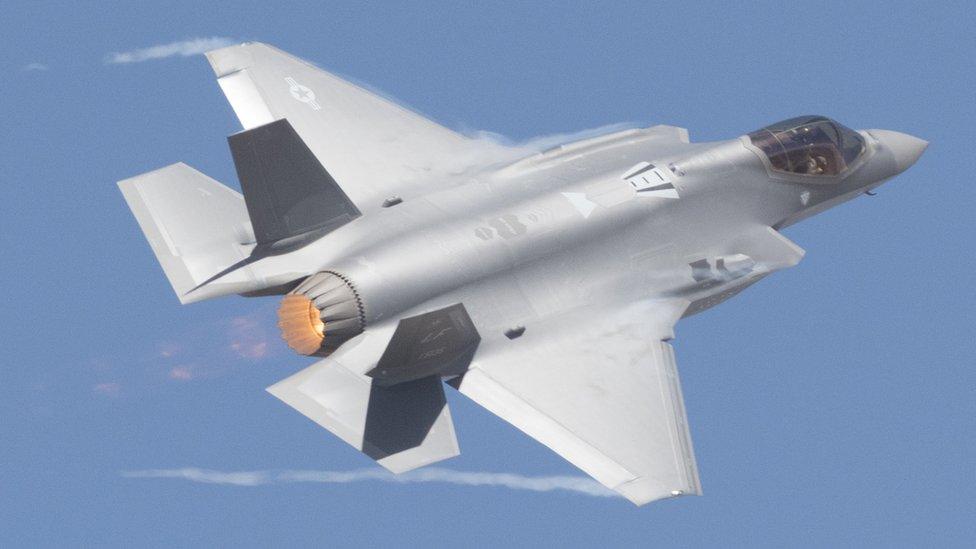 Por qué EE.UU. dejó en tierra toda su flota de F-35, los aviones de guerra más costosos y avanzados de la historia