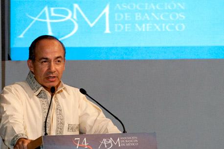 Calderón aspira a crecimiento de 4.3% para este año