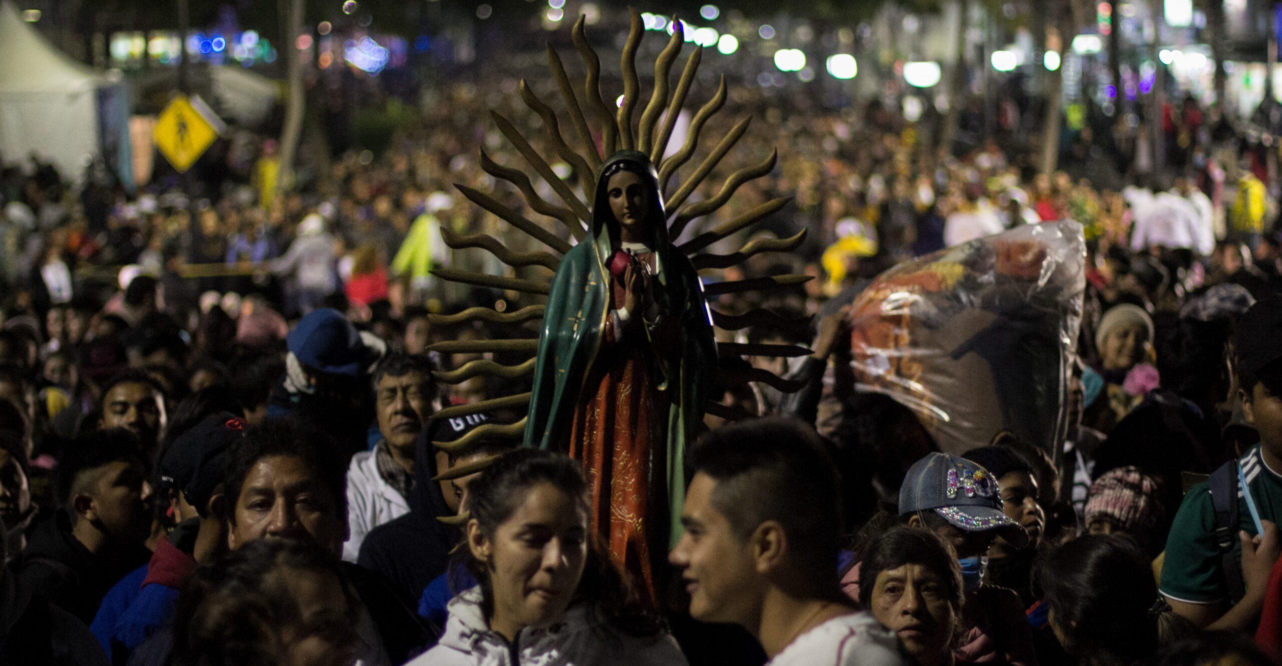 Cierres viales y cambios en rutas de transporte por llegada de peregrinos a CDMX