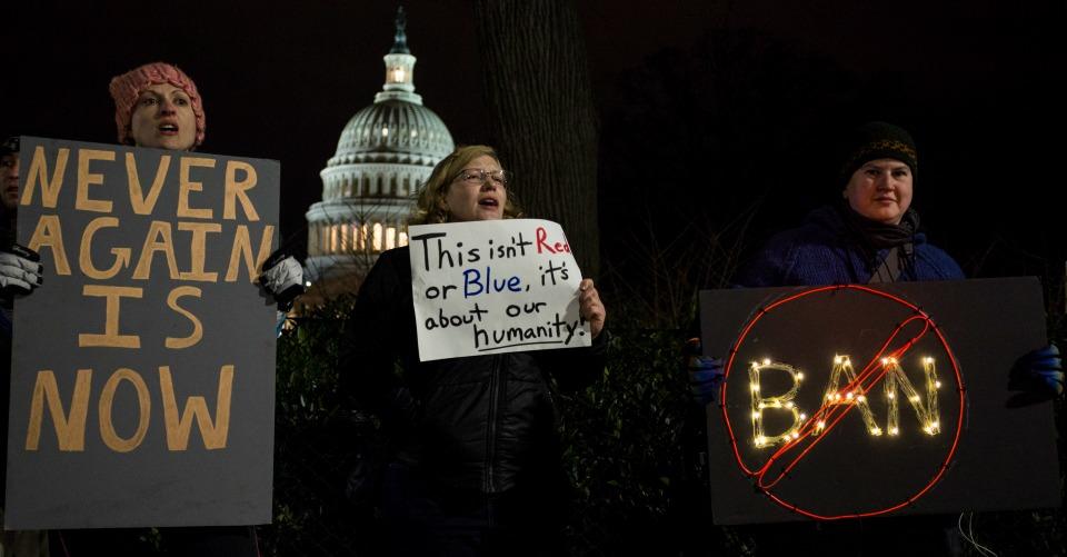 La ola de reacciones y protestas en EU y el mundo por decreto de Trump contra refugiados