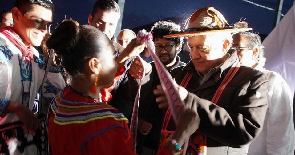 Apoyo diferenciado de AMLO para mestizos e indígenas genera debate sobre racismo