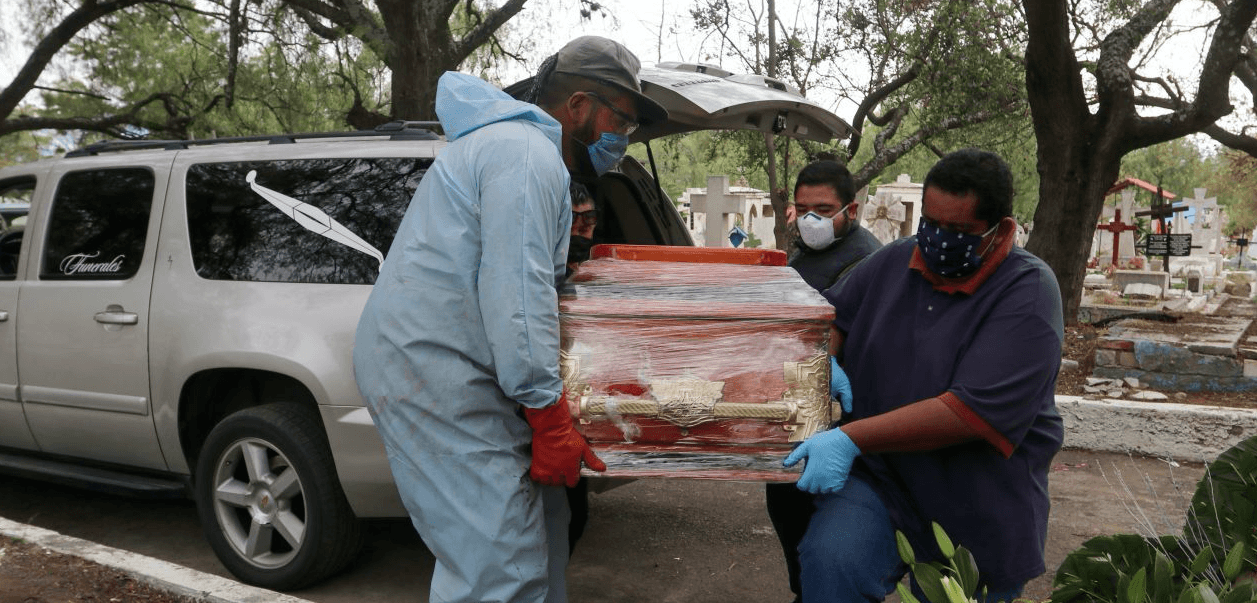 Así funciona la nueva Comisión de expertos que analiza el número de muertes por COVID en la CDMX