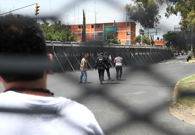 Policía Federal <i>blinda</i> sede del TEPJF