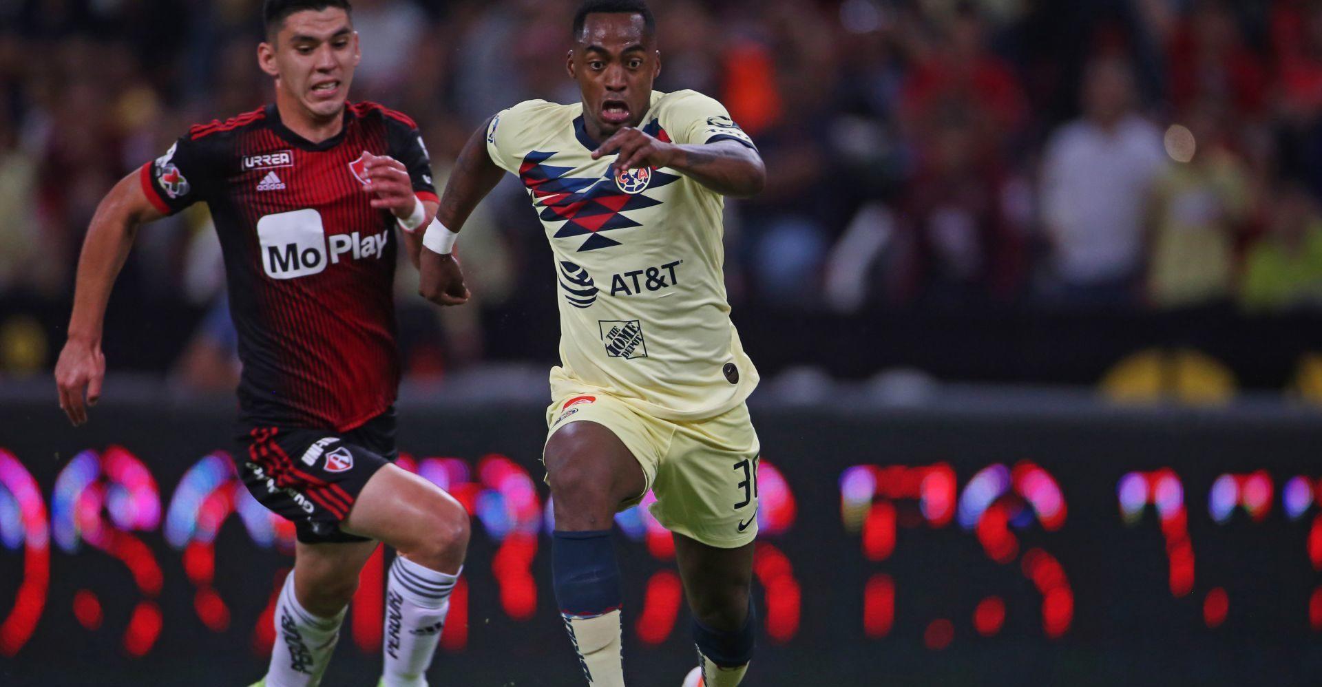 Trasladan al MP al futbolista Renato Ibarra por presunta agresión contra su esposa y cuñada