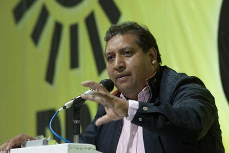 El PRD ya sólo debe 4 mdp a los bancos: Javier Salinas