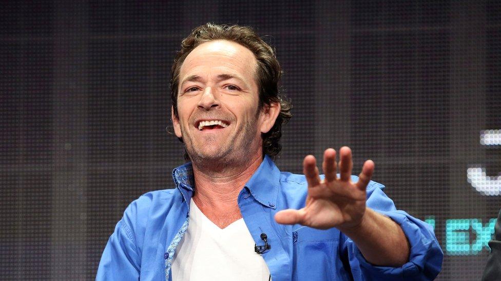 Luke Perry, actor famoso por las series “Beverly Hills 90210” y ...