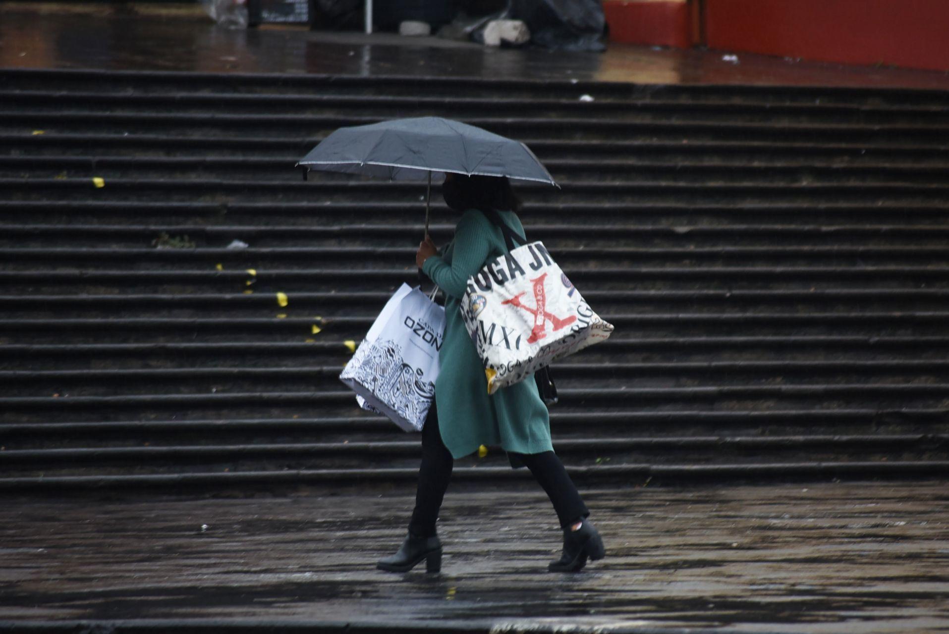 Entra el primer frente frío de la temporada al país; provocará lluvias fuertes y granizo