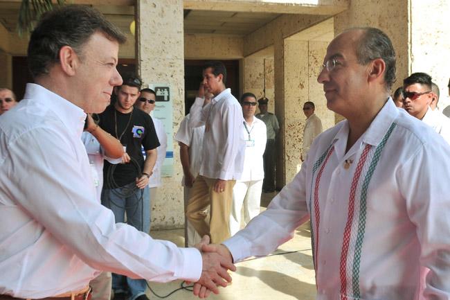 Honduras invita a México y Colombia a discutir legalización de drogas