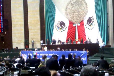 PAN toma la tribuna en San Lázaro, exige se apruebe Reforma Laboral
