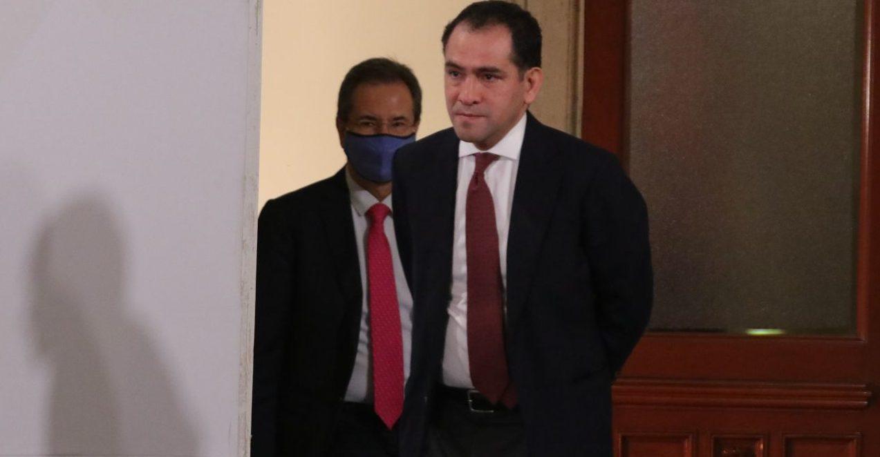 Funcionarios critican donación de sueldo solicitada por AMLO