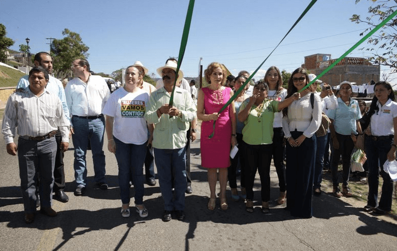 La mamá de Manuel Velasco goza “autonomía” para gastar 44.5 mdp del DIF Chiapas sólo este año