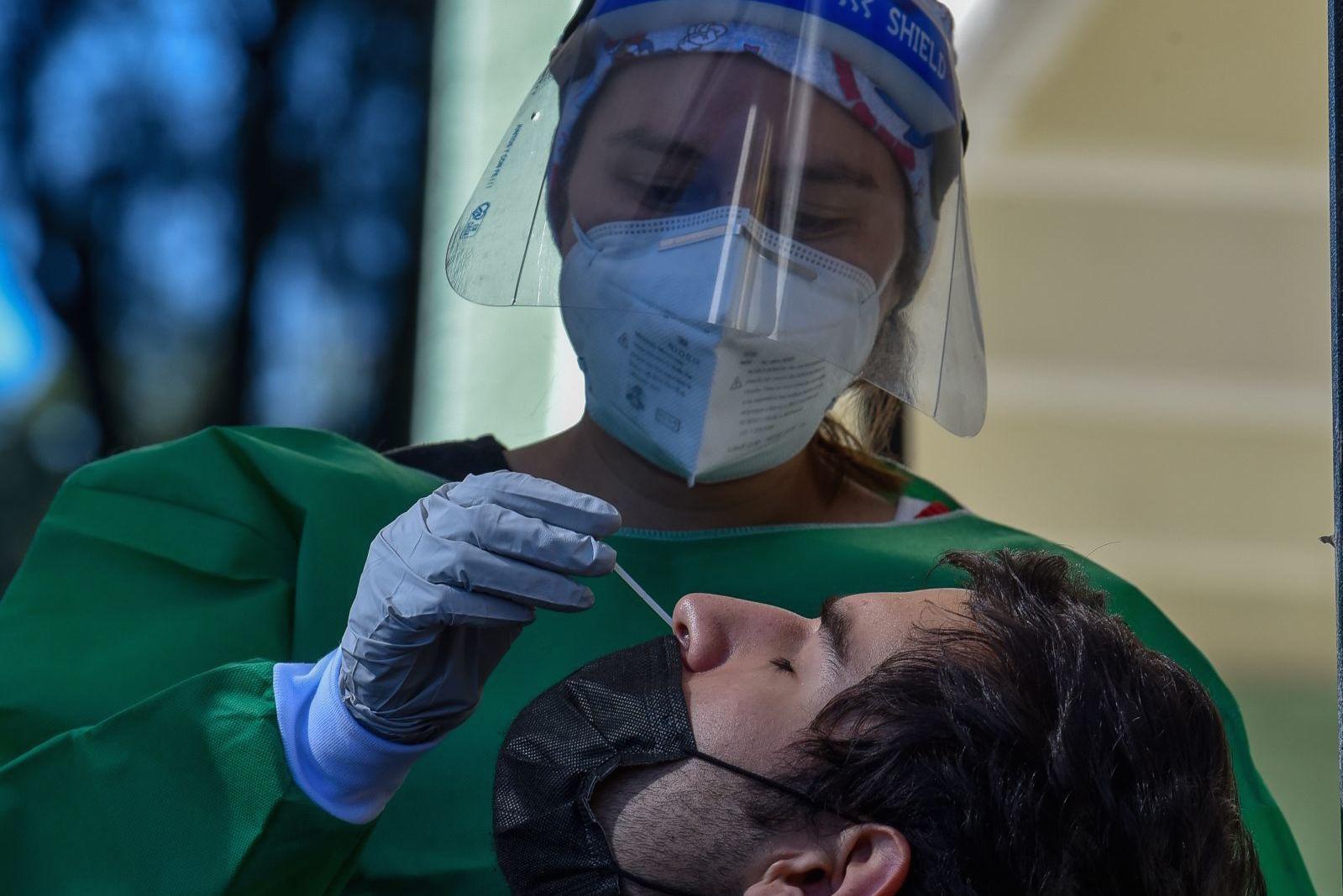 México supera las 270 mil muertes confirmadas por COVID; casos bajan 13% en una semana