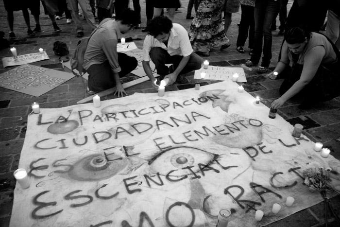 Sociedad mexicana debe involucrarse en guerra antinarco: <i>El País</i>