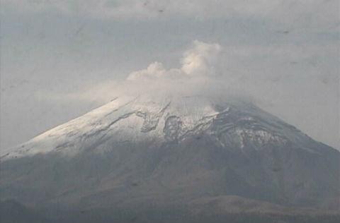 Reportan caída de ceniza del Popocatépetl al sur del DF
