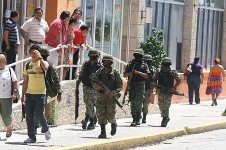 Alertan sobre viajes a Acapulco por violencia del narco