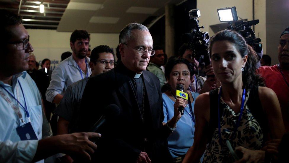 Crisis en Nicaragua: ¿quién es monseñor Silvio Báez, el obispo herido por simpatizantes del presidente Daniel Ortega y uno de sus principales críticos?