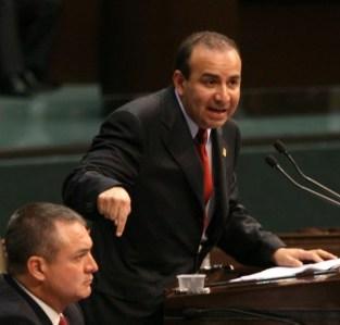 El PRI propone desaparecer la PGR y crear dos nuevas fiscalías