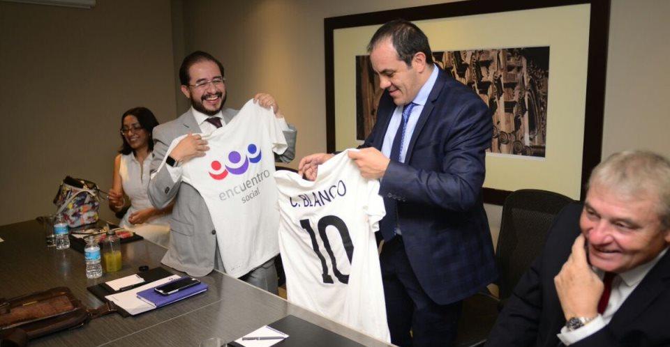 Cuauhtémoc cambia de camiseta; se integra al PES y dice que no piensa en ser gobernador