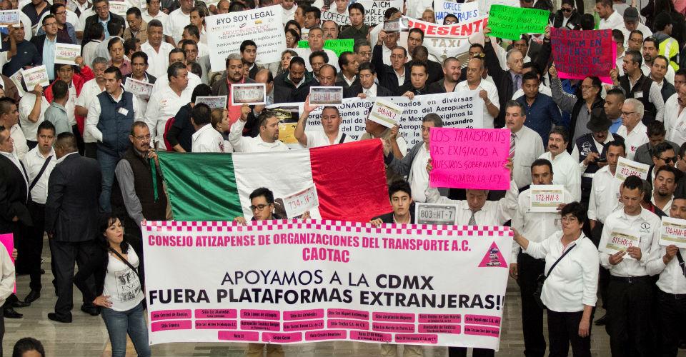 Aeropuerto de la CDMX pide apoyo federal para que servicios como Uber no transporten pasajeros 