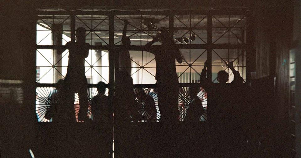 Las becas no bastan, se necesita atención integral para menores que delinquen: especialistas