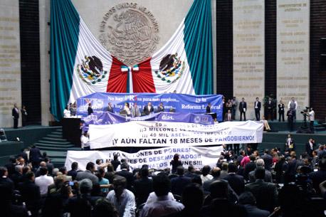 Diputados, senadores y ONGs acuerdan discutir <i>de la mano</i> la Ley de Seguridad Nacional